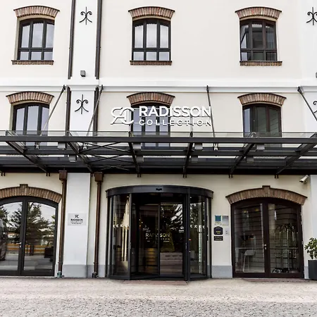 Radisson Collection Hotel, Old Mill 4*