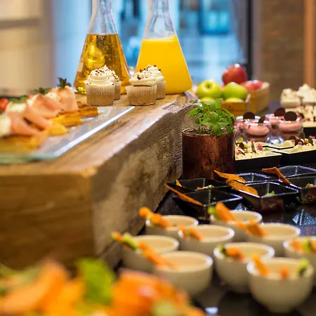 Radisson Collection Hotel, Old Mill 4*