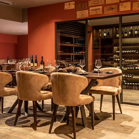 Radisson Collection Hotel, Old Mill Hotel 4*