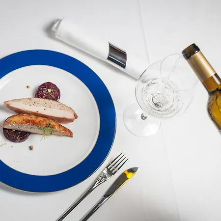 Radisson Collection Hotel, Old Mill Hotel