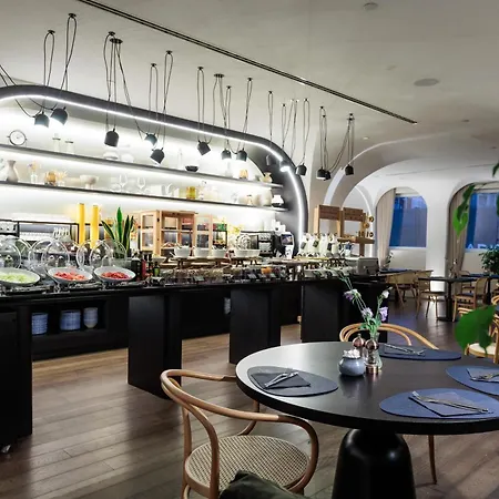 Radisson Collection Hotel, Old Mill Hotel 4*