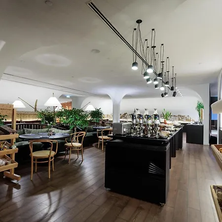 Radisson Collection Hotel, Old Mill Hotel Bělehrad