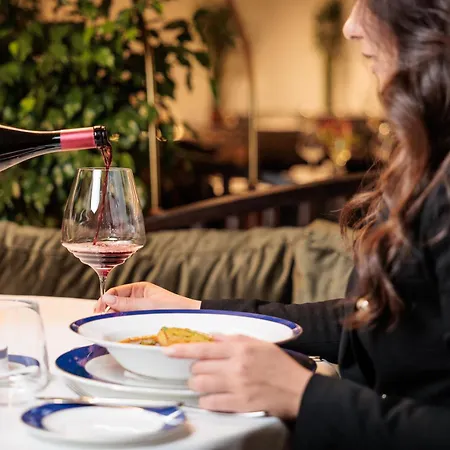 Radisson Collection Hotel, Old Mill 4* Belgrado