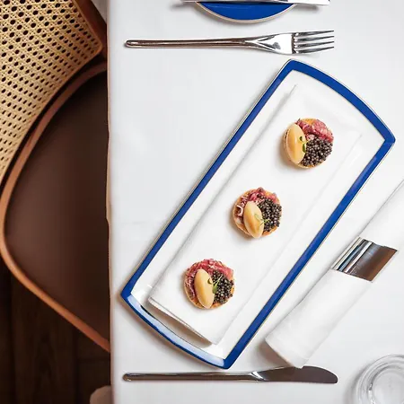 Radisson Collection Hotel, Old Mill 4*