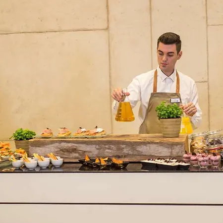 Ξενοδοχείο Radisson Collection Hotel, Old Mill 4*