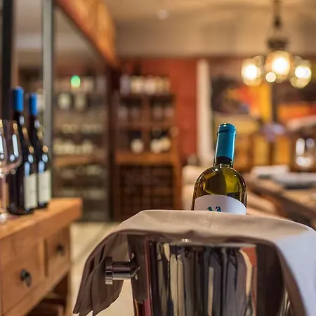 Radisson Collection Hotel, Old Mill Ξενοδοχείο 4*