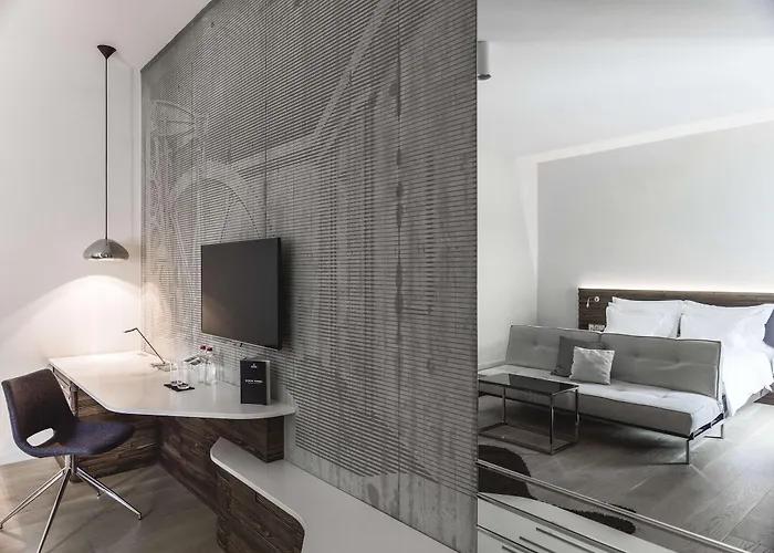 Radisson Collection Hotel, Old Mill