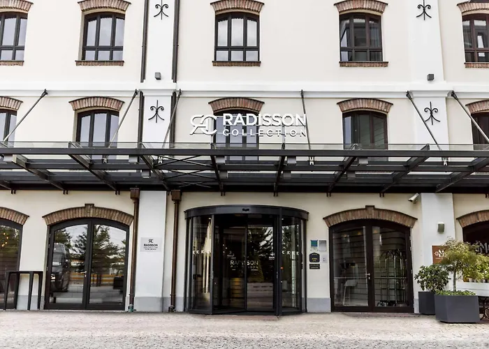 Radisson Collection Hotel, Old Mill 4*